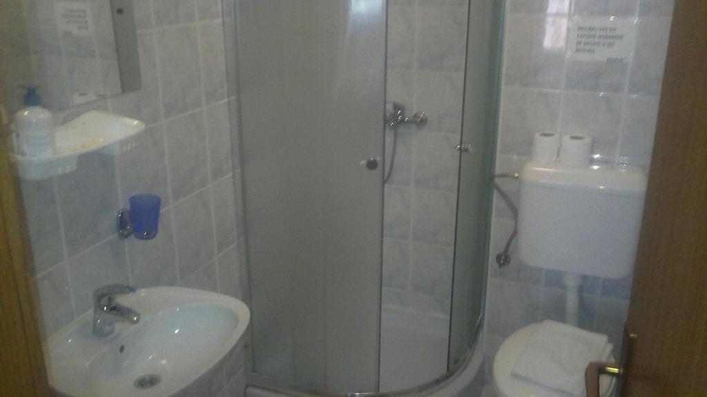 Hostel Havana Banja Luka Rum bild