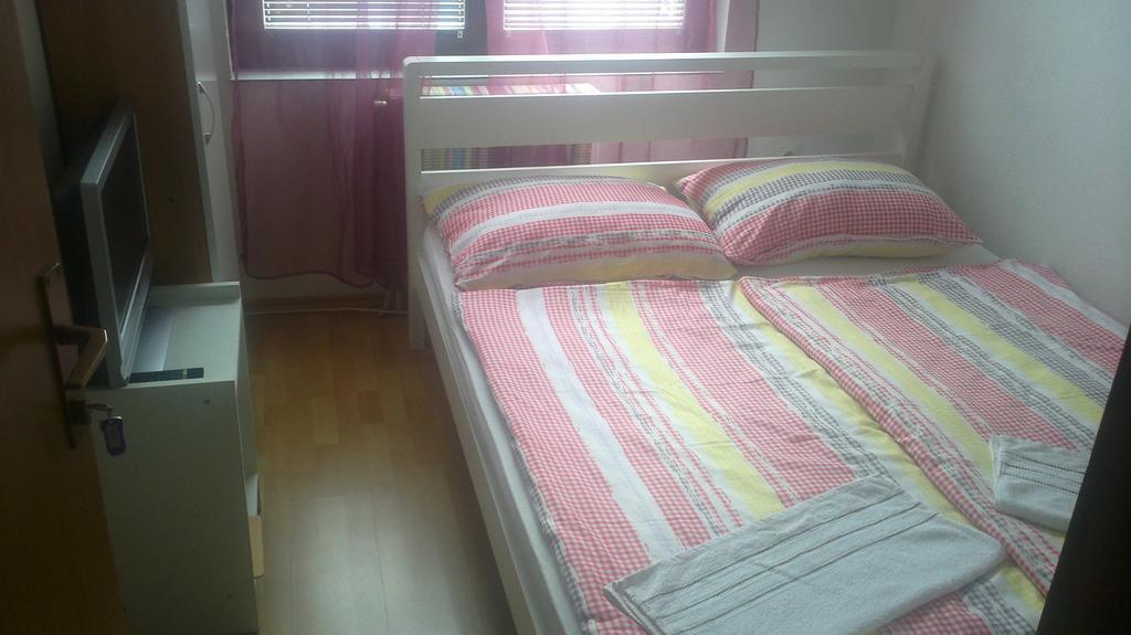 Hostel Havana Banja Luka Rum bild
